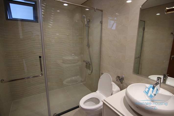 Beautiful and clean apartment for rent in Vinhomes Nguyen Chi Thanh, Dong Da, Ha Noi